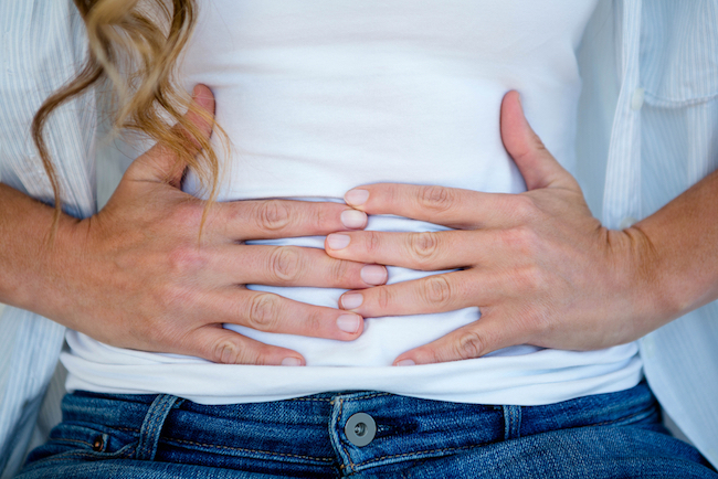 4 Ways to Get Rid of Stomach Bloat, stomach bloat, eating well, health and beauty